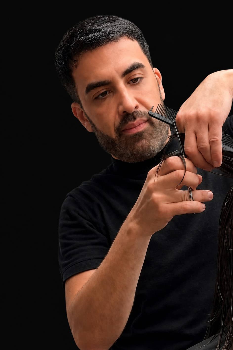 Porträt von Serj, Master Hairstylist · Colorist & Extensions Expert bei PANFILI.
